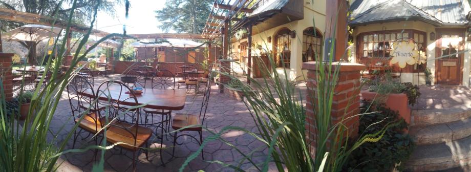 A beautiful day in the front patio of the Deli.